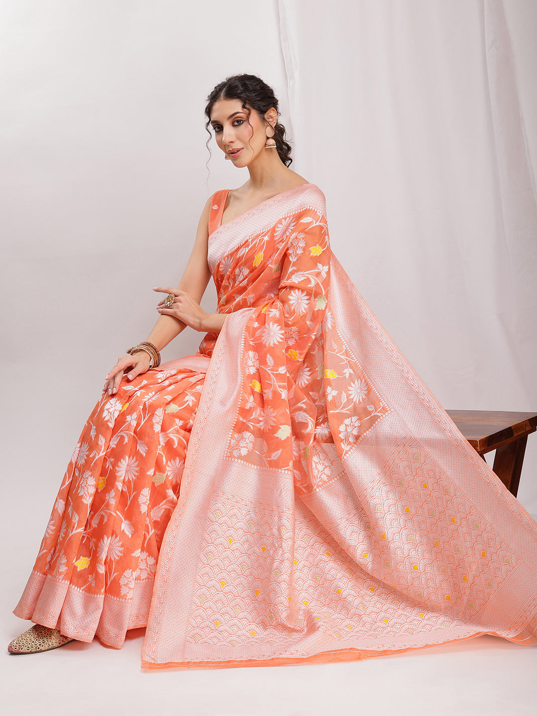 Janasya Peach Silk Blend Floral Jacquard Saree - Distacart