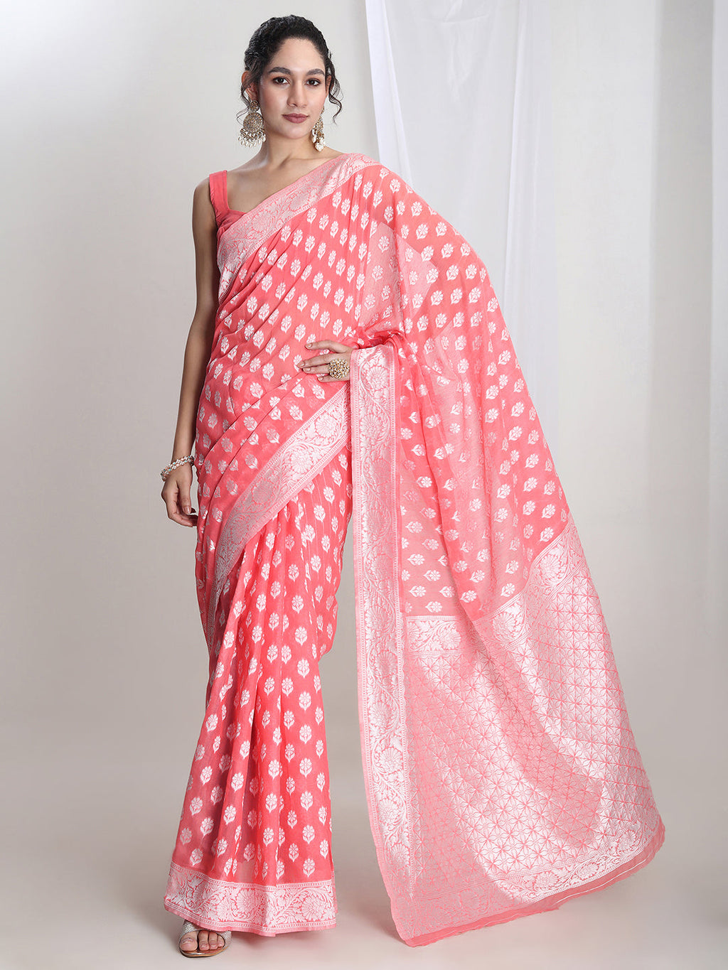 Janasya Coral Silk Blend Floral Jacquard Saree - Distacart