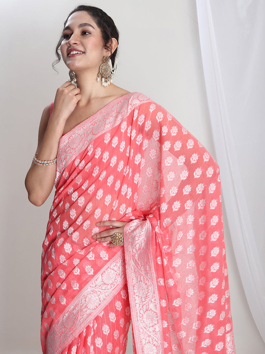 Janasya Coral Silk Blend Floral Jacquard Saree - Distacart
