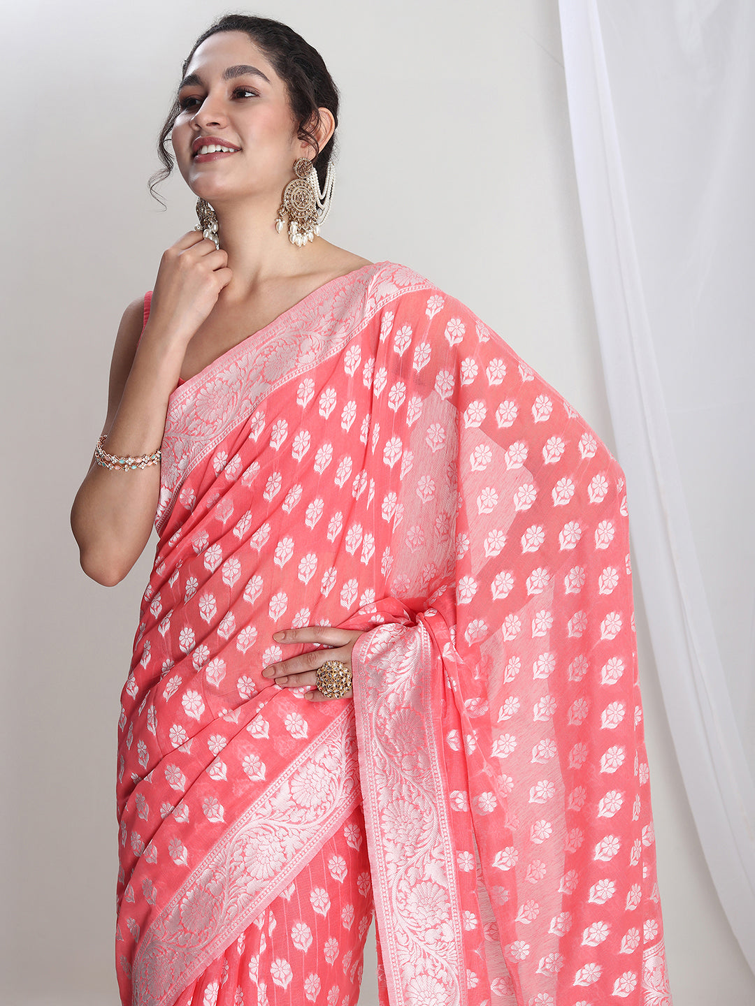 Janasya Coral Silk Blend Floral Jacquard Saree - Distacart