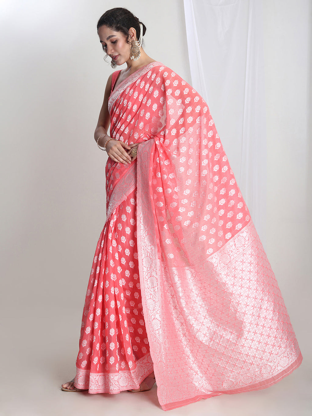 Janasya Coral Silk Blend Floral Jacquard Saree - Distacart
