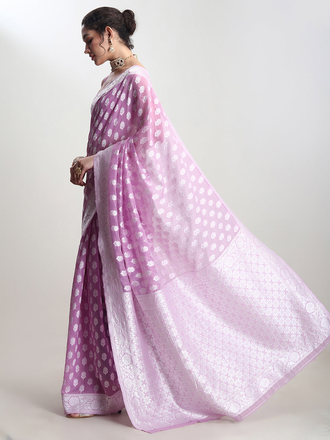 Janasya Lavender Silk Blend Floral Jacquard Saree - Distacart