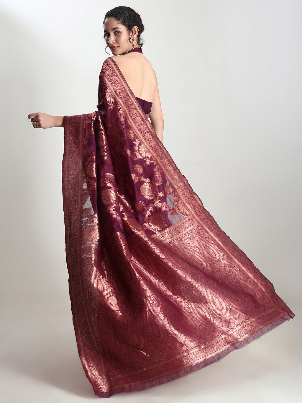 Janasya Purple Silk Blend Floral Jacquard Saree - Distacart