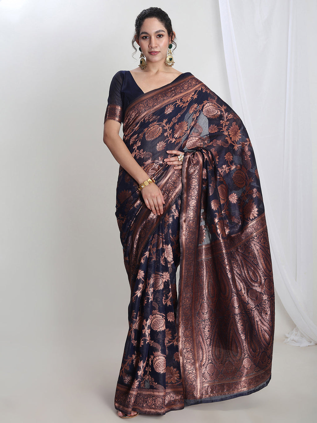 Janasya Navy Blue Silk Blend Floral Jacquard Saree - Distacart