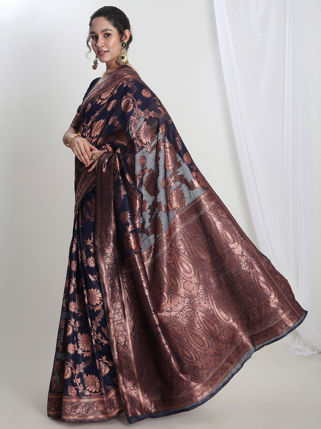 Janasya Navy Blue Silk Blend Floral Jacquard Saree - Distacart
