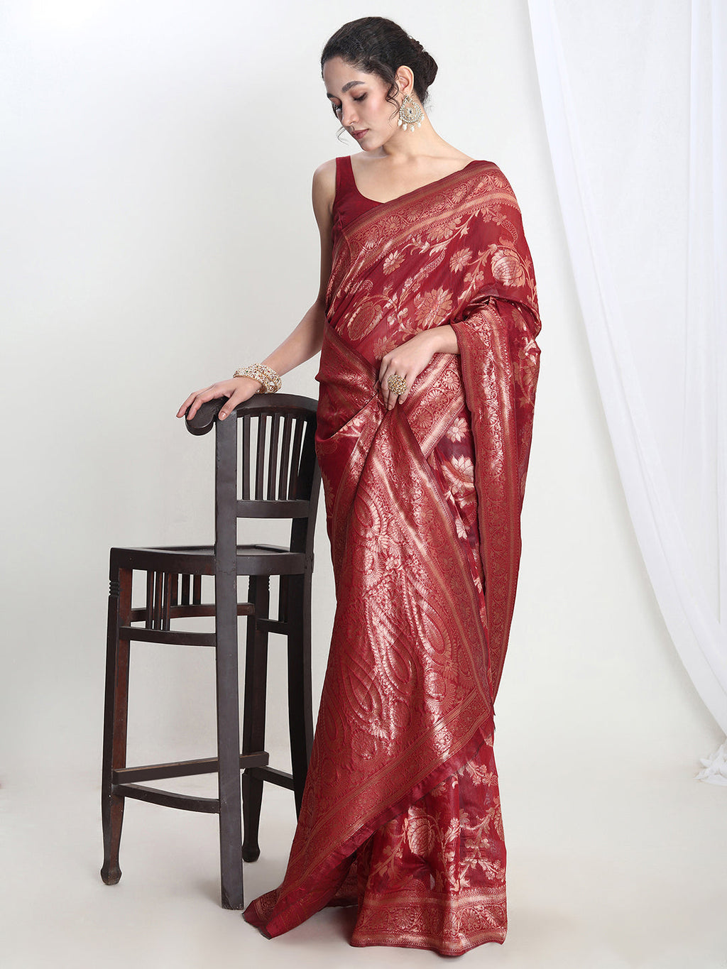 Janasya Red Silk Blend Floral Jacquard Saree - Distacart