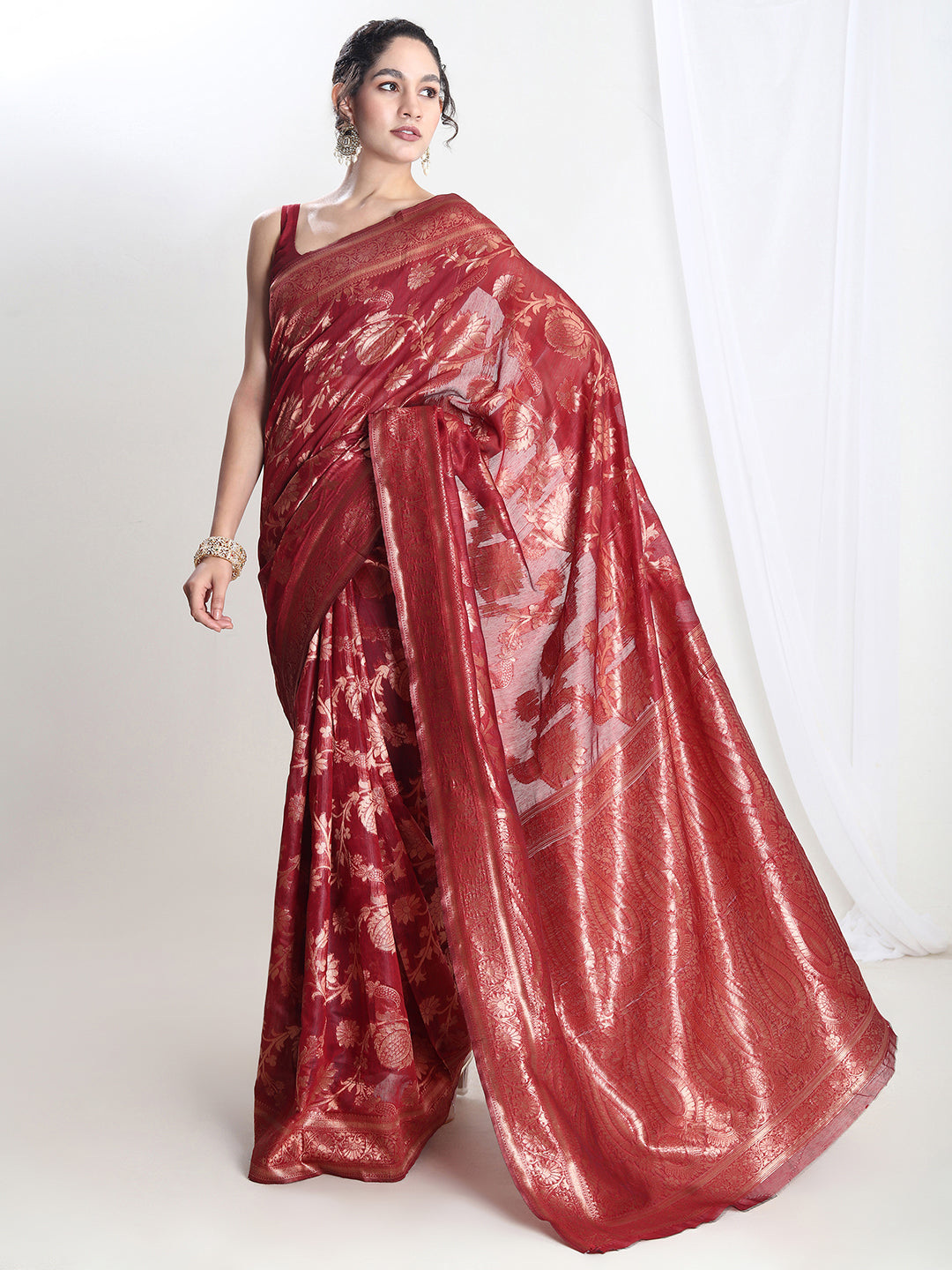 Janasya Red Silk Blend Floral Jacquard Saree - Distacart