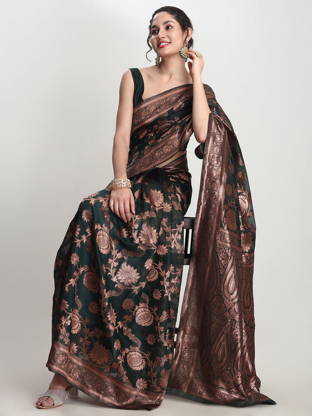 Janasya Dark Green Silk Blend Floral Jacquard Saree - Distacart