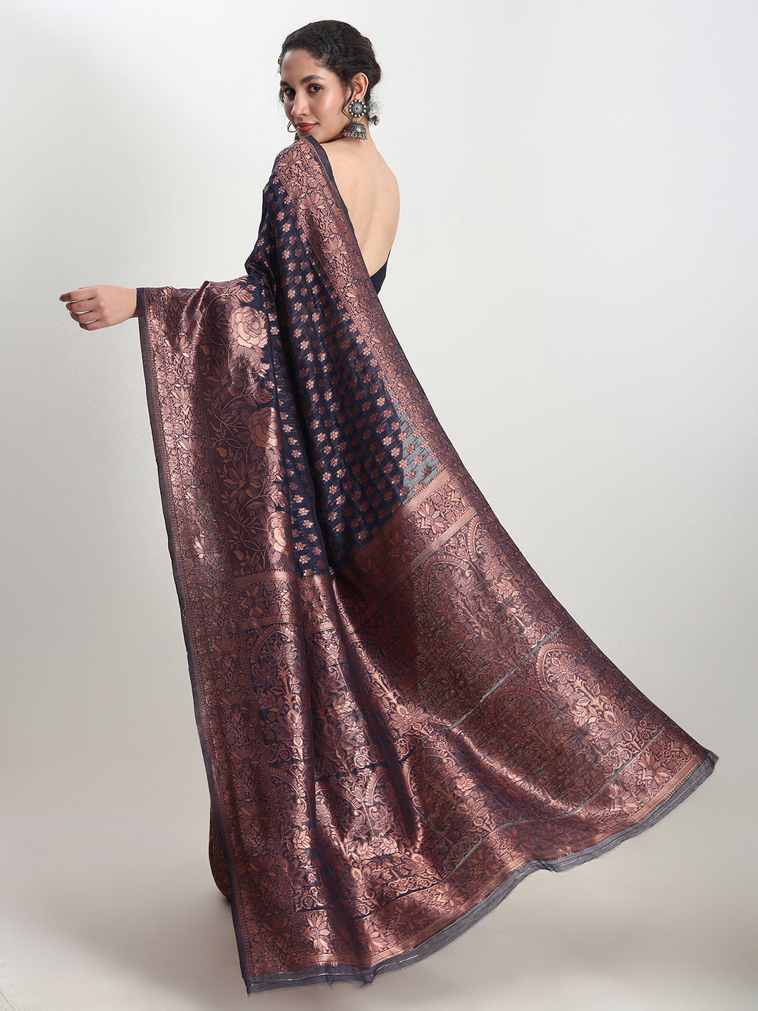 Janasya Indigo Silk Blend Floral Jacquard Saree - Distacart