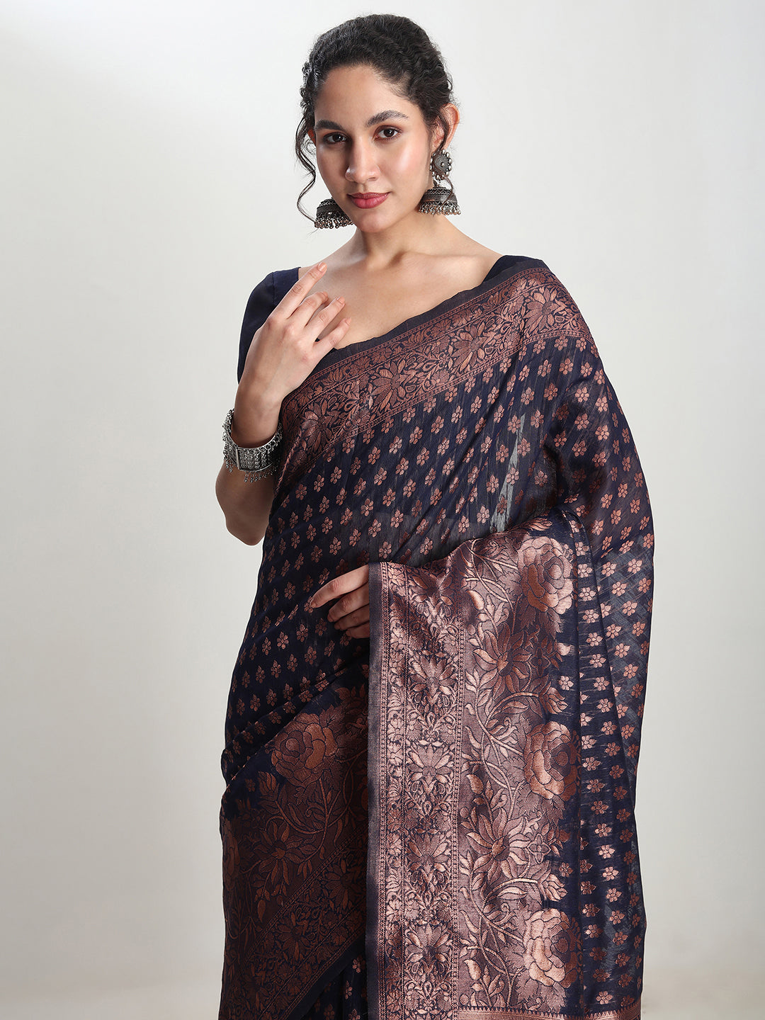 Janasya Indigo Silk Blend Floral Jacquard Saree - Distacart