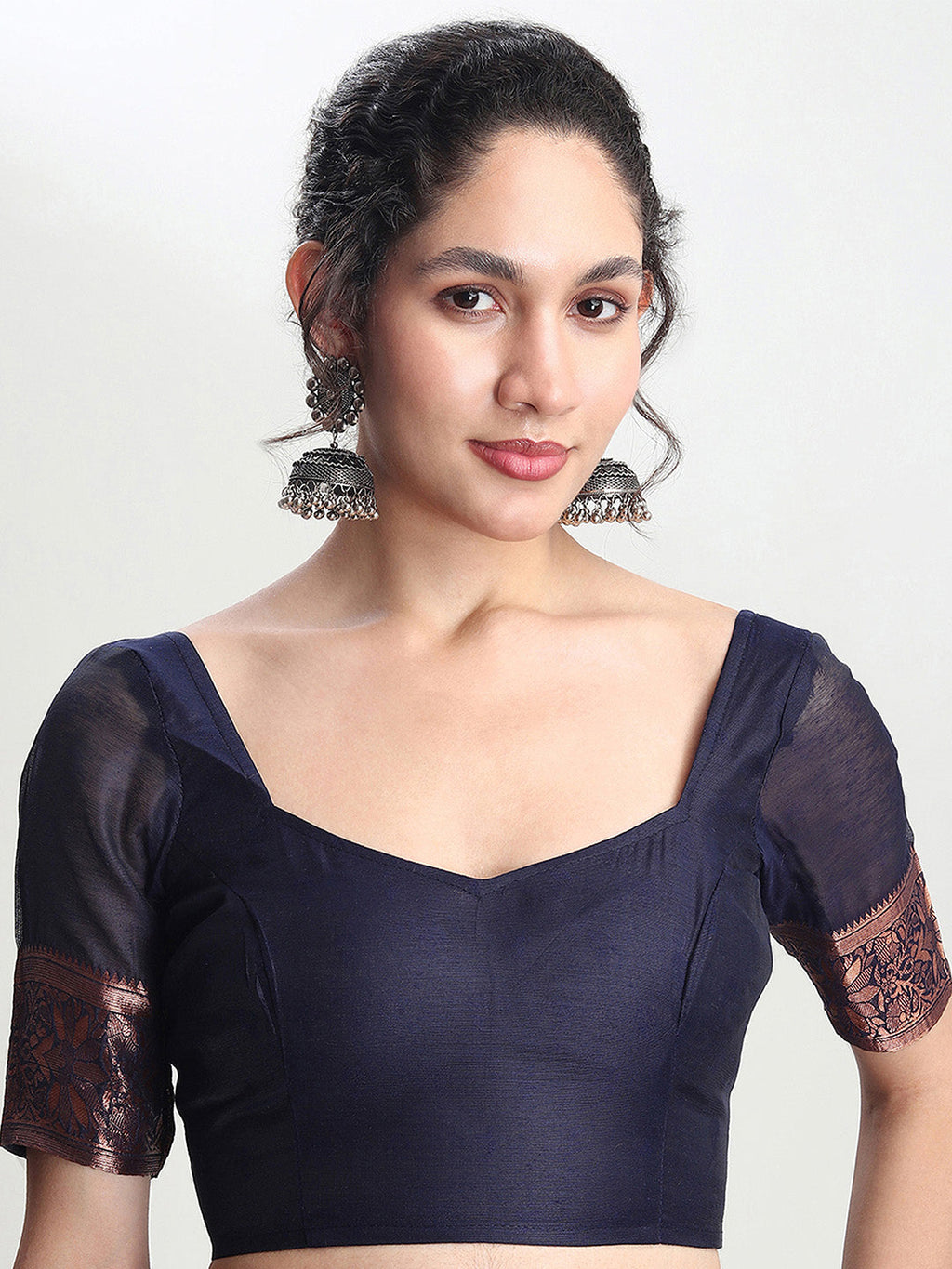 Janasya Indigo Silk Blend Floral Jacquard Saree - Distacart