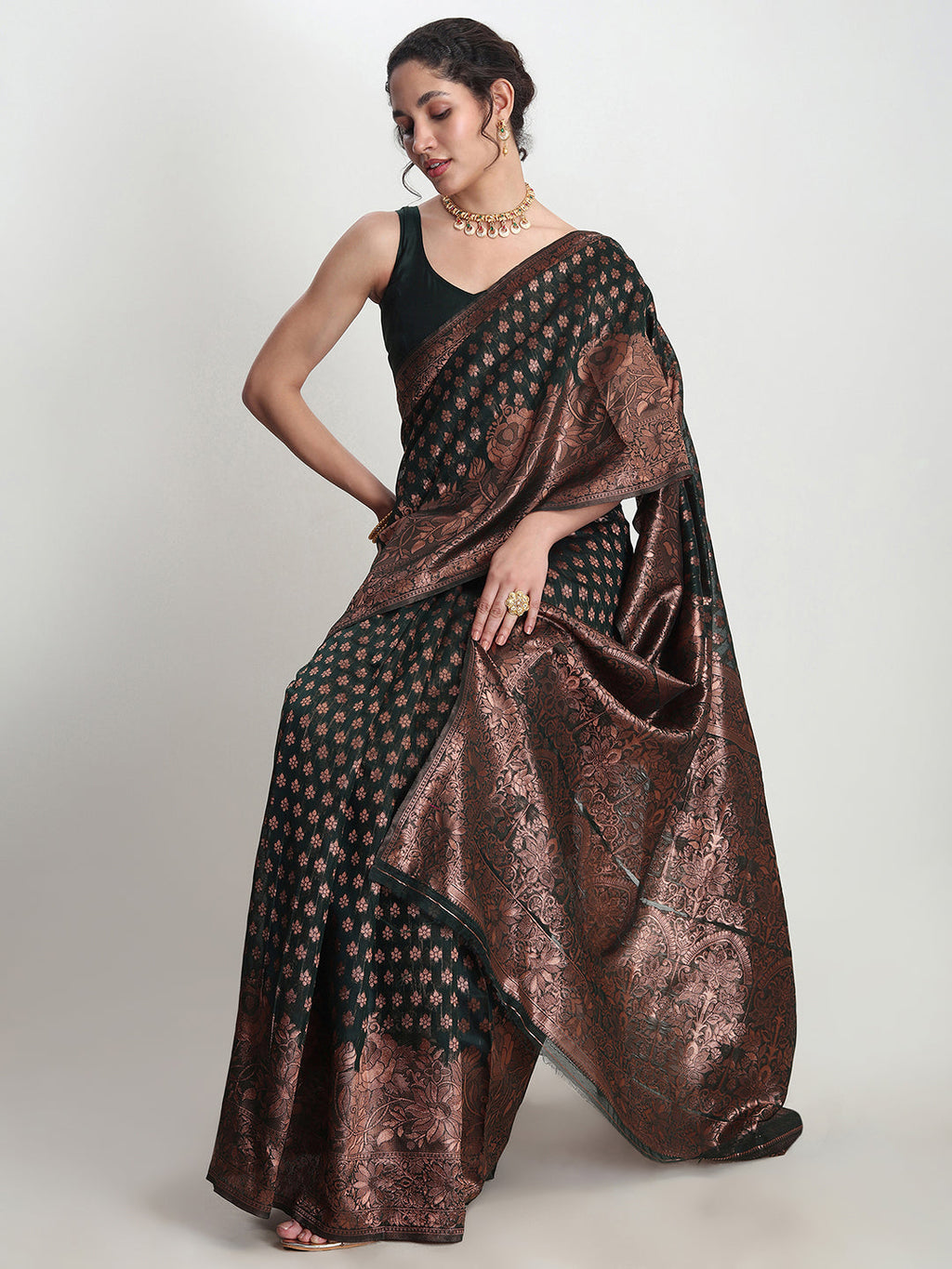 Janasya Dark Green Silk Blend Floral Jacquard Saree - Distacart