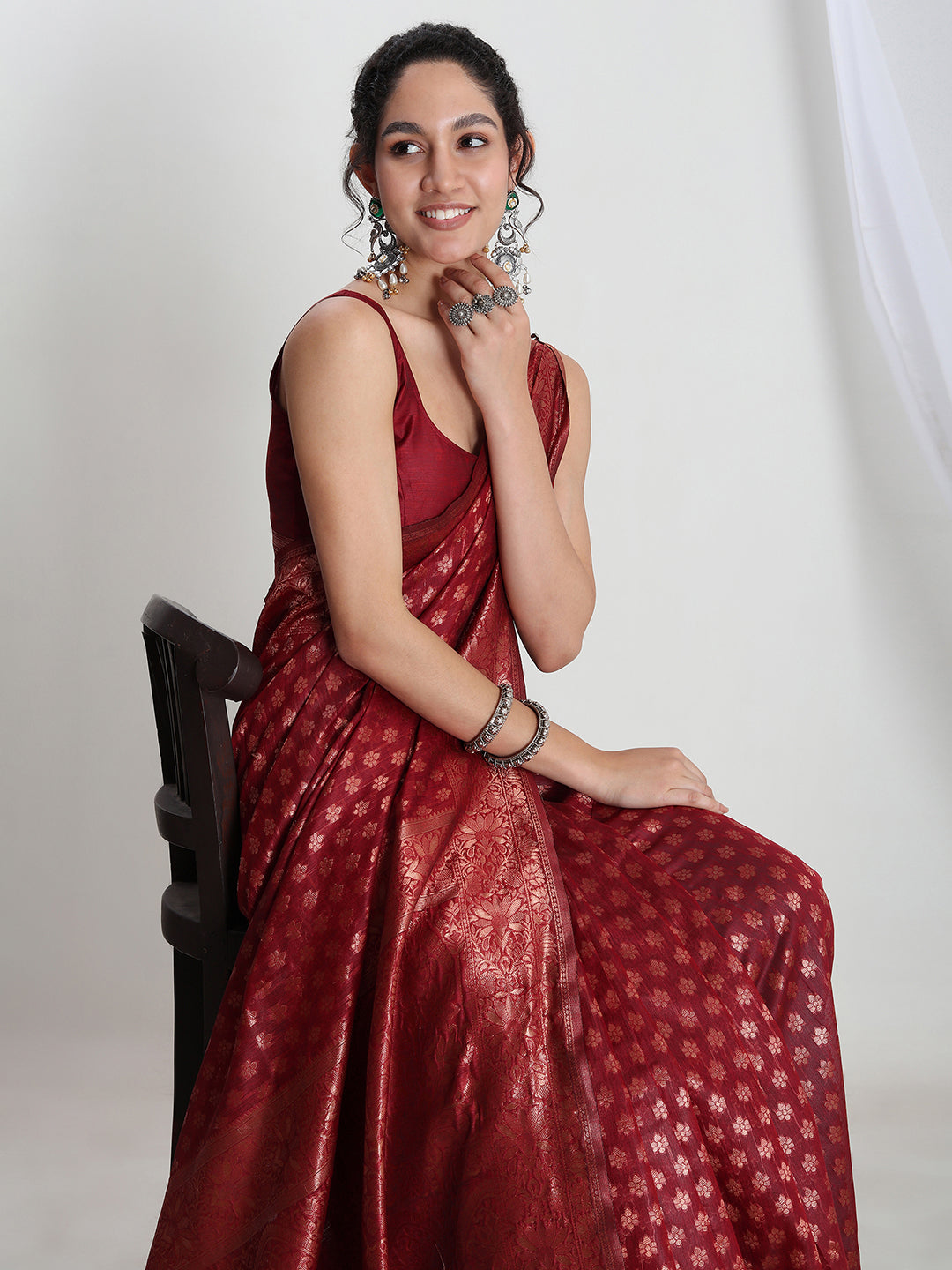 Janasya Red Silk Blend Floral Jacquard Saree - Distacart