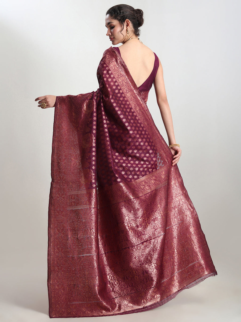 Janasya Purple Silk Blend Floral Jacquard Saree - Distacart