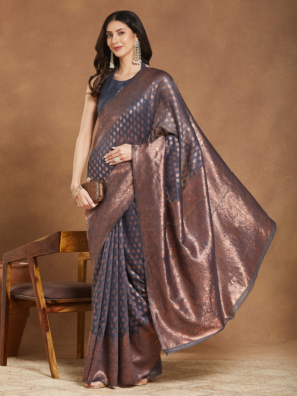 Janasya Dark Grey Silk Blend Floral Jacquard Saree - Distacart