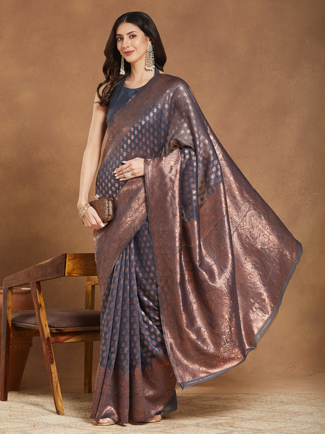 Janasya Dark Grey Silk Blend Floral Jacquard Saree - Distacart