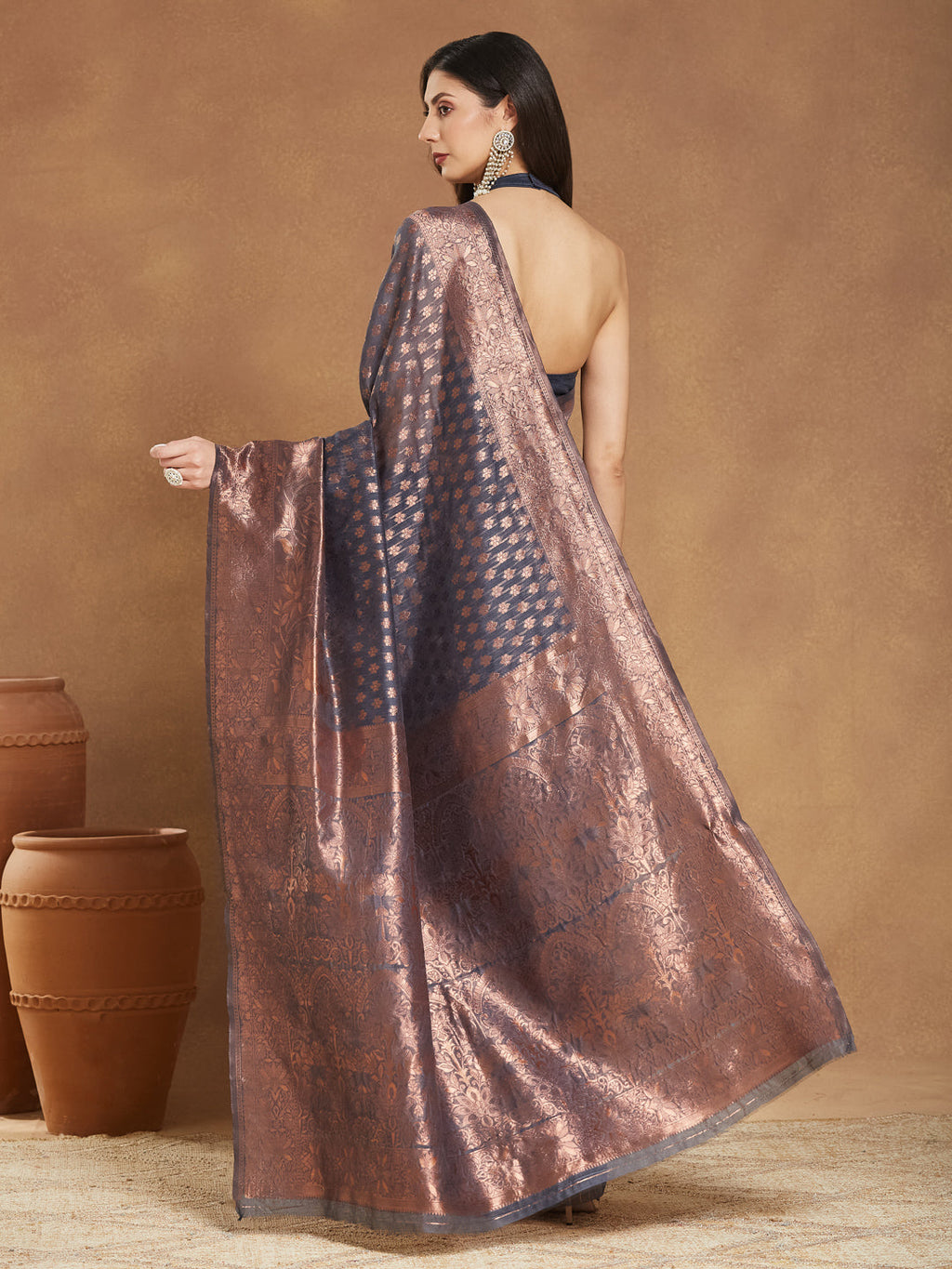 Janasya Dark Grey Silk Blend Floral Jacquard Saree - Distacart