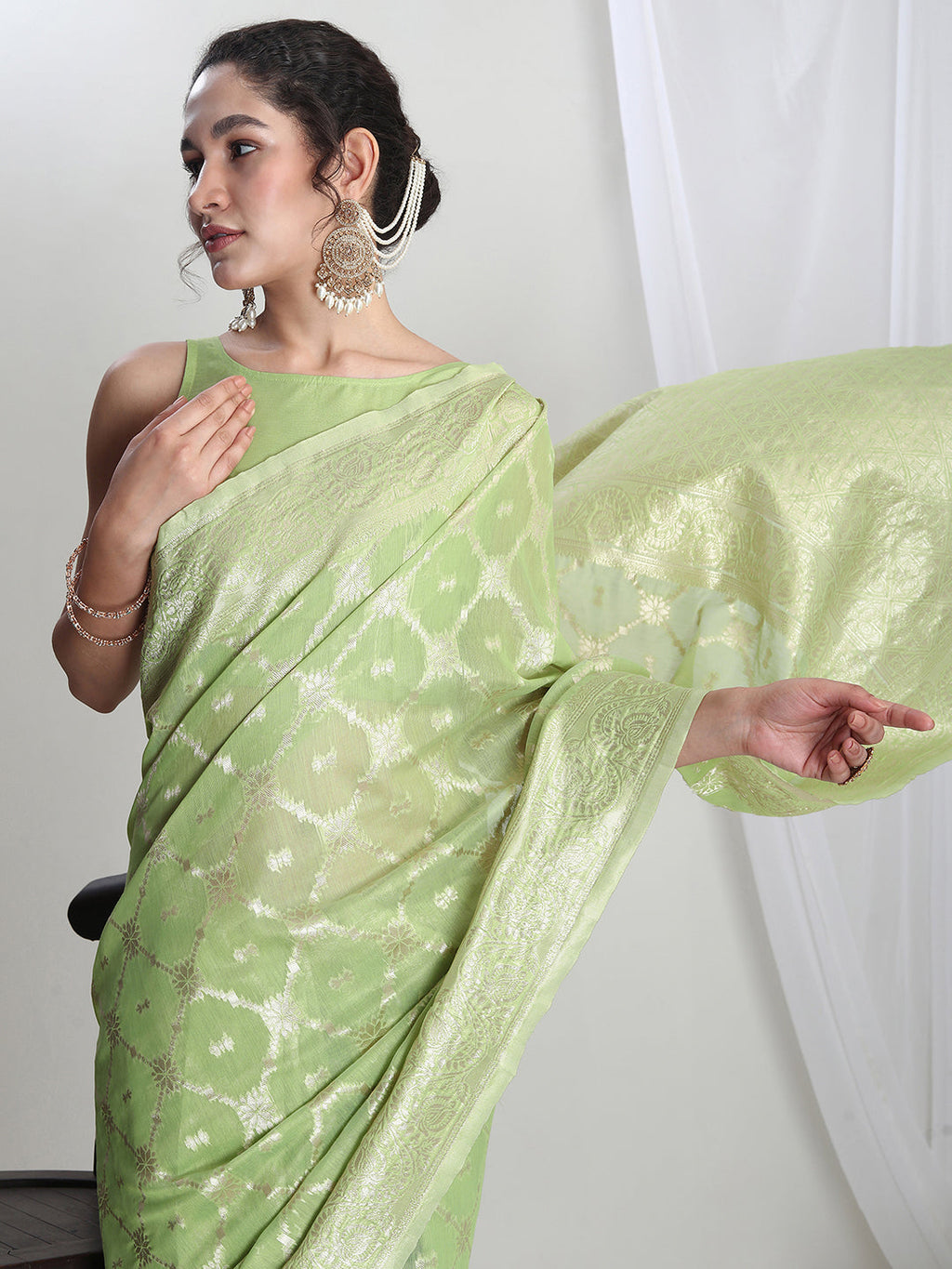 Janasya Light Green Silk Blend Geometric Jacquard Saree - Distacart