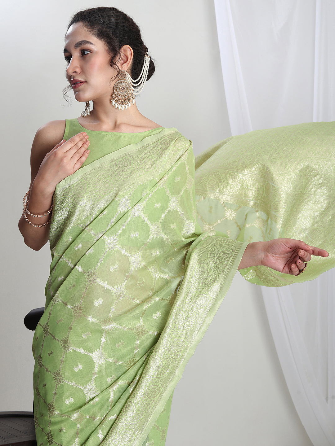 Janasya Light Green Silk Blend Geometric Jacquard Saree - Distacart