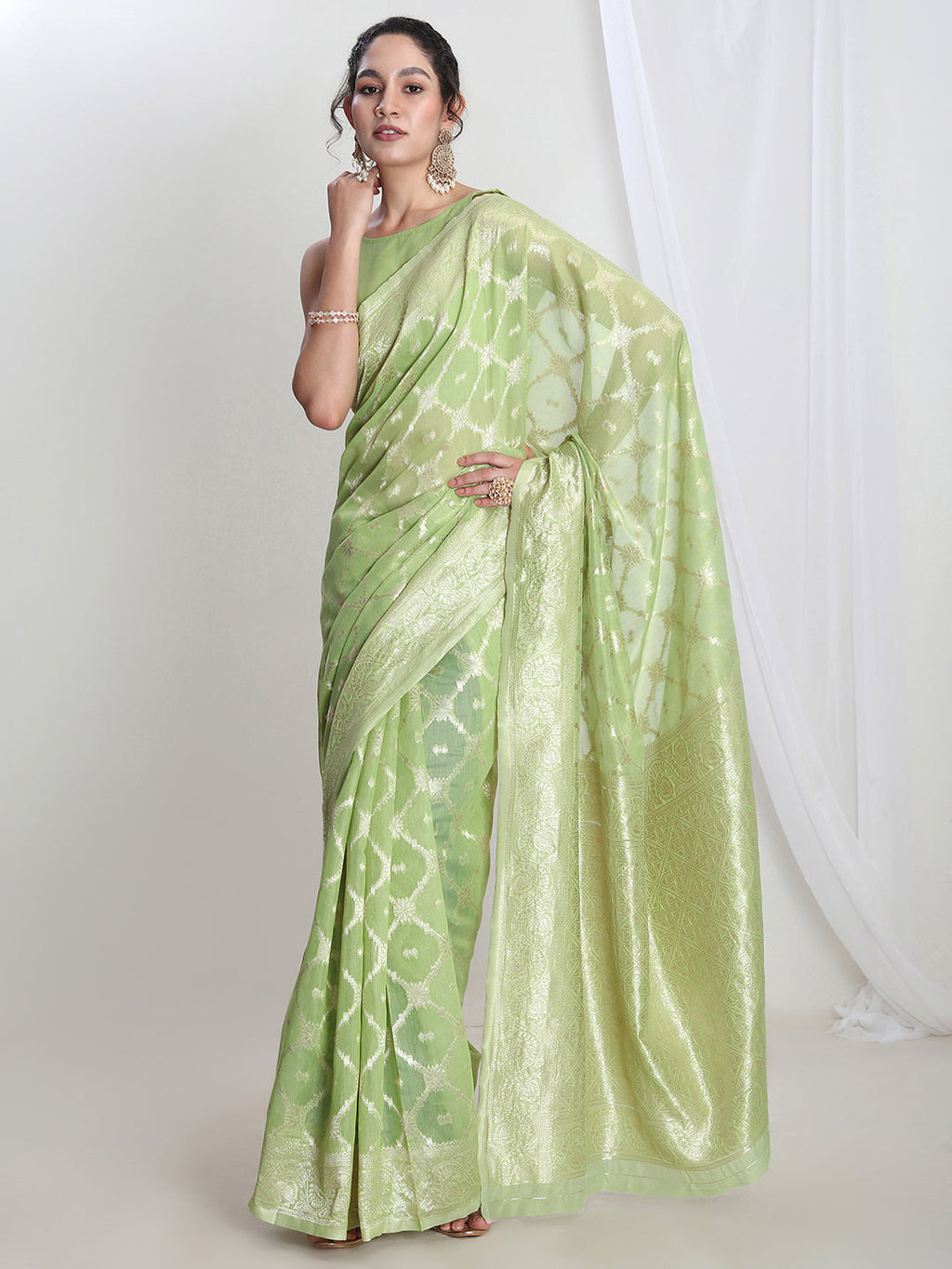 Janasya Light Green Silk Blend Geometric Jacquard Saree - Distacart