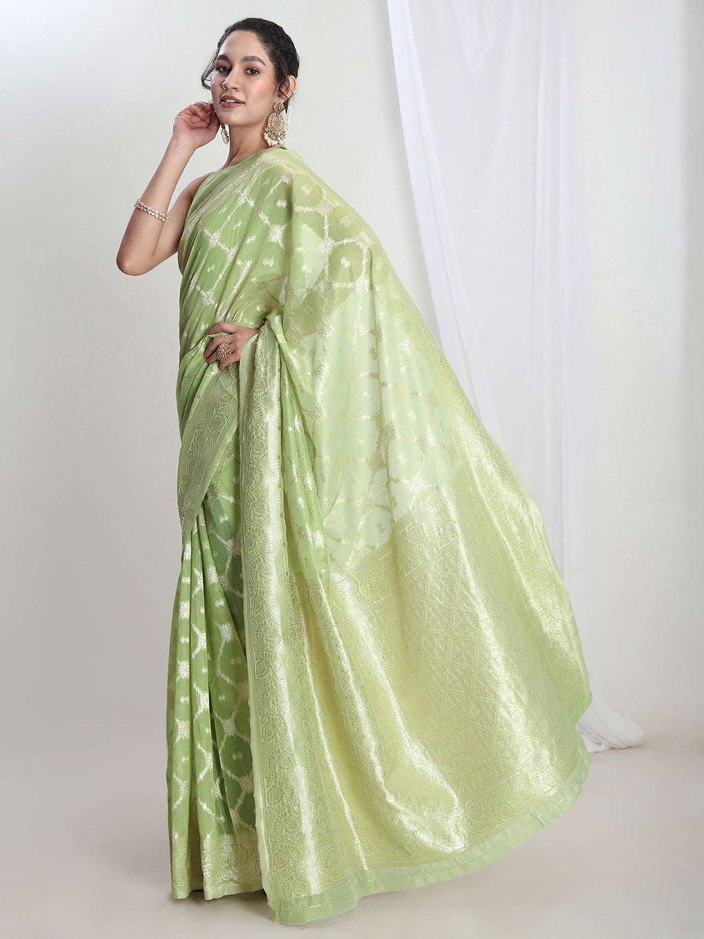 Janasya Light Green Silk Blend Geometric Jacquard Saree - Distacart
