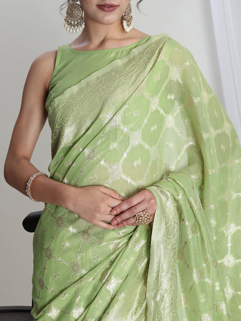 Janasya Light Green Silk Blend Geometric Jacquard Saree - Distacart