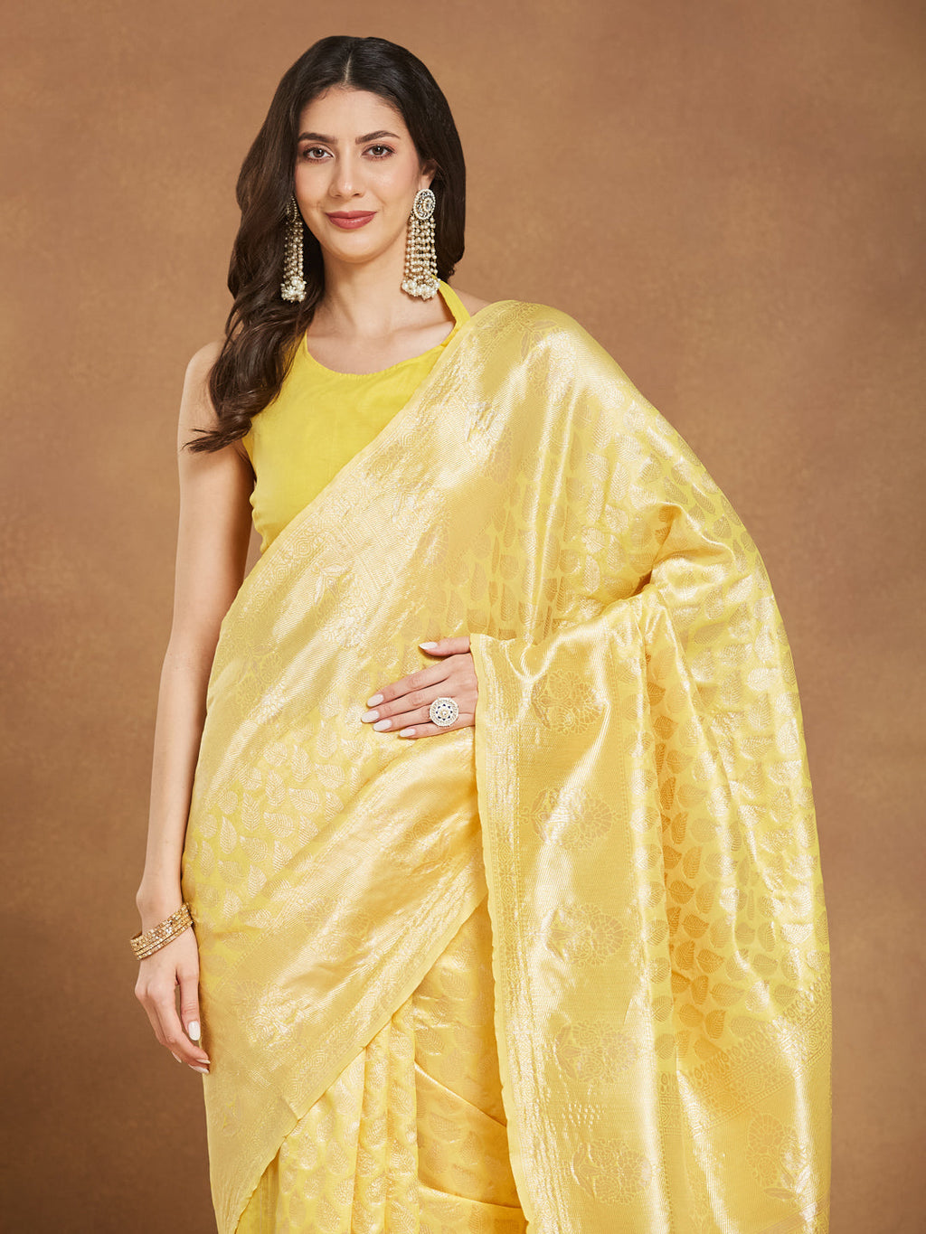 Janasya Yellow Silk Blend Leaf Motifs Jacquard Saree - Distacart