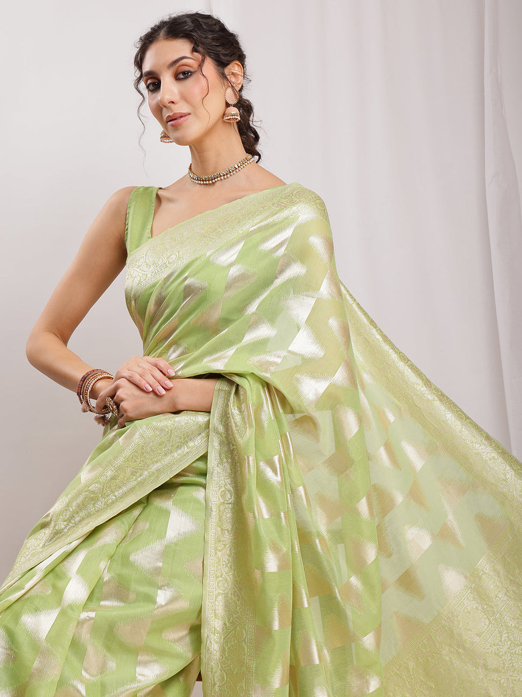 Janasya Navy Blue Silk Blend Geometric Jacquard Saree - Distacart