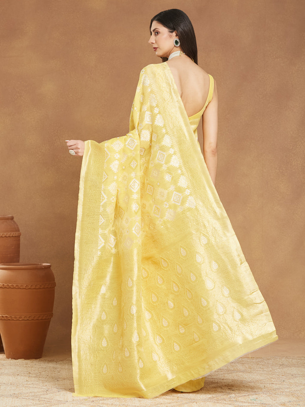 Janasya Yellow Silk Blend Geometric Jacquard Saree - Distacart