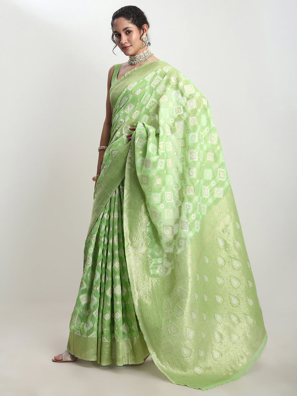 Janasya Green Silk Blend Geometric Jacquard Saree - Distacart