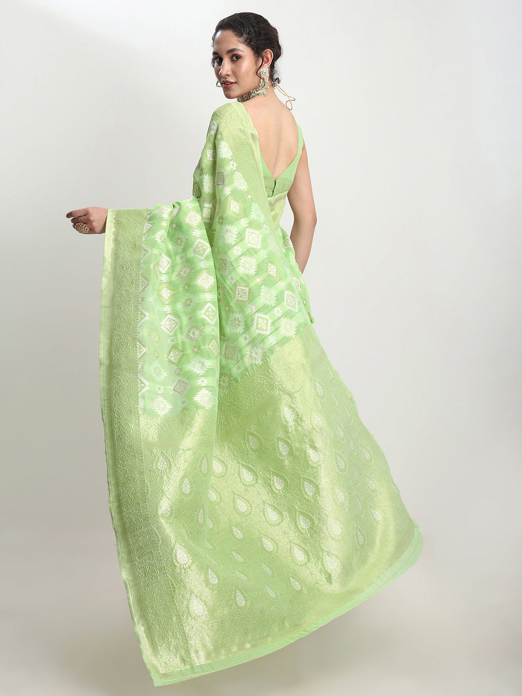 Janasya Green Silk Blend Geometric Jacquard Saree - Distacart