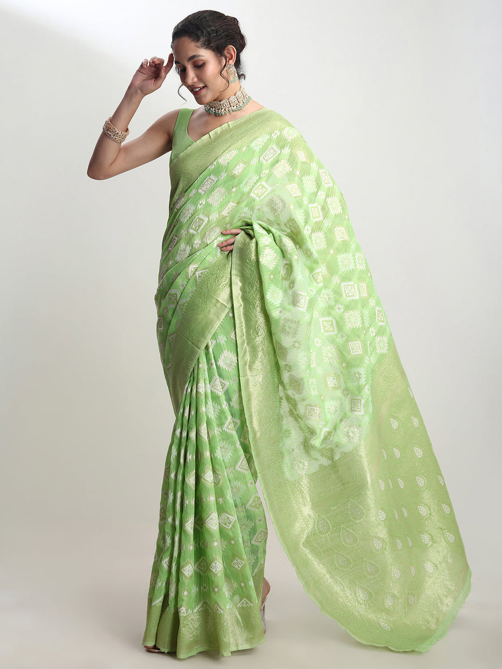 Janasya Green Silk Blend Geometric Jacquard Saree - Distacart