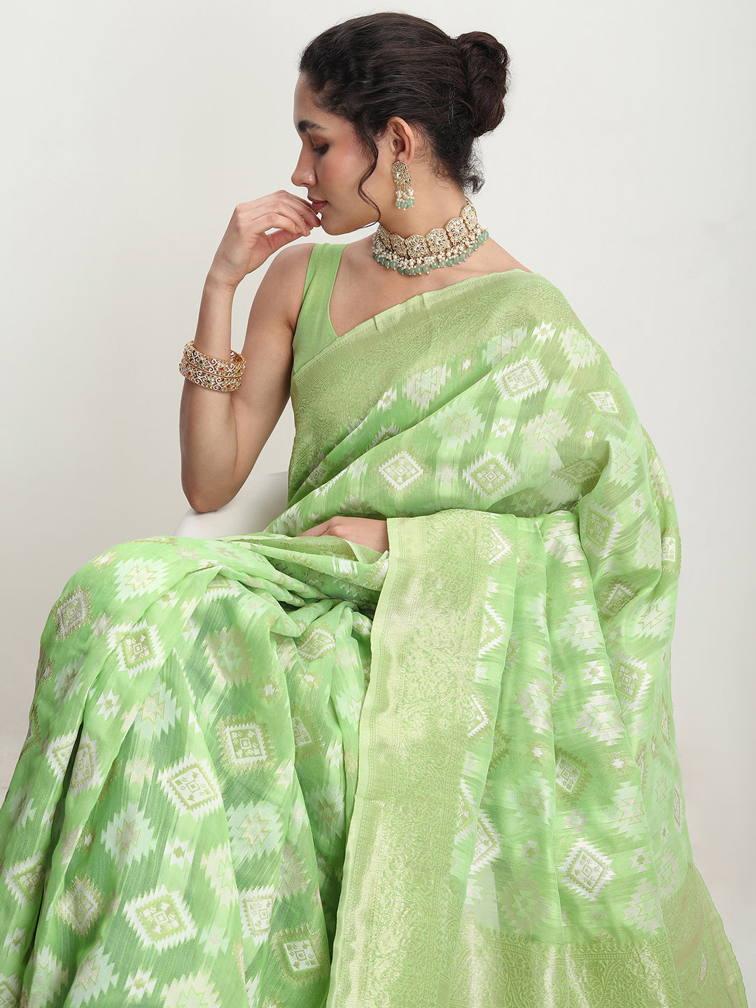 Janasya Green Silk Blend Geometric Jacquard Saree - Distacart