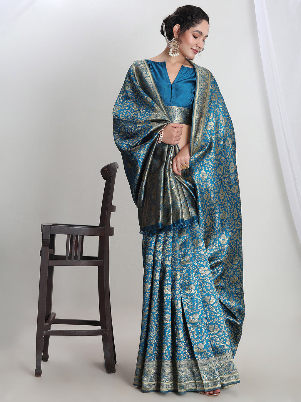 Janasya Teal Blue Silk Blend Floral Jacquard Saree - Distacart