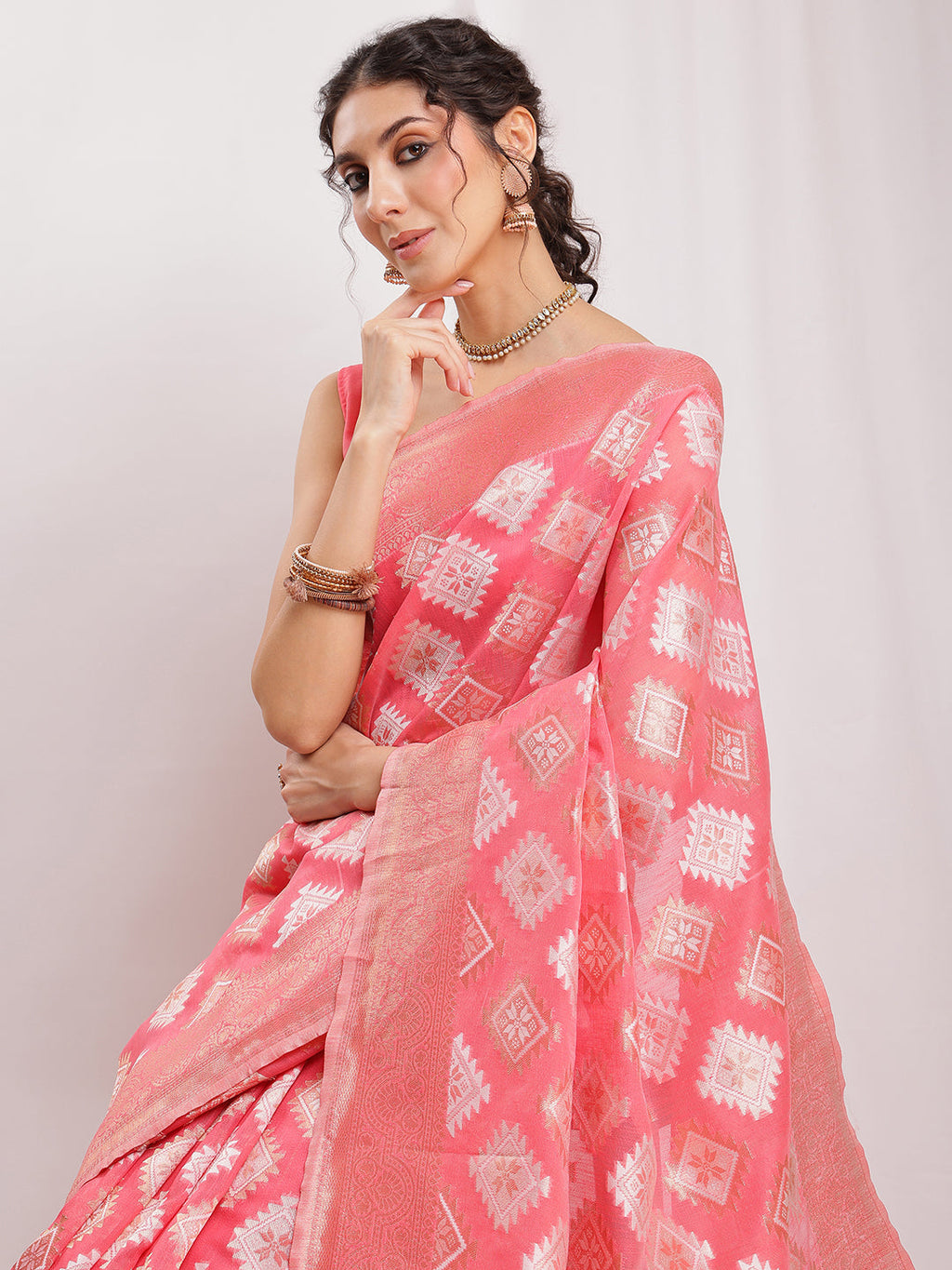 Janasya Navy Blue Silk Blend Geometric Jacquard Saree - Distacart