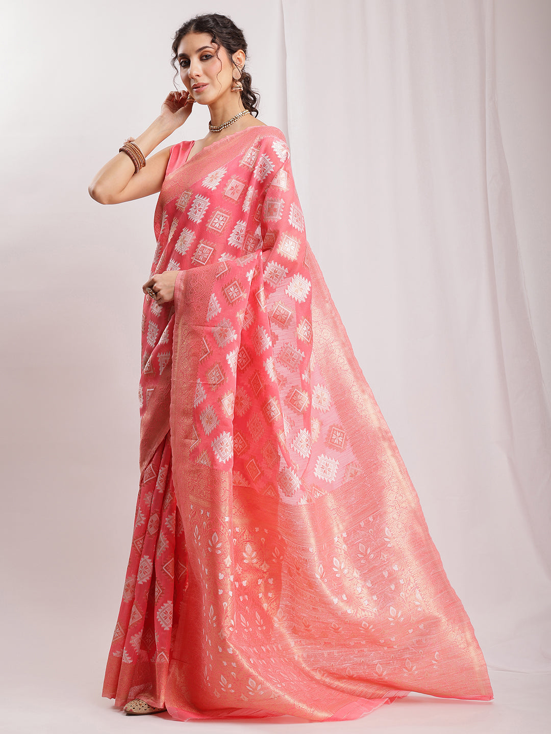 Janasya Navy Blue Silk Blend Geometric Jacquard Saree - Distacart