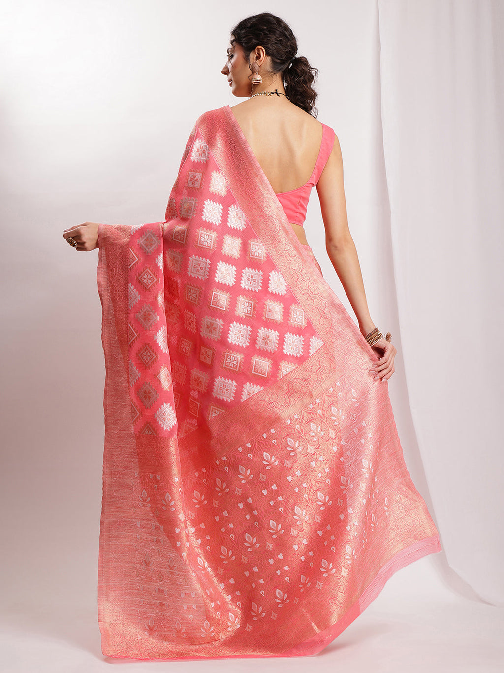 Janasya Navy Blue Silk Blend Geometric Jacquard Saree - Distacart