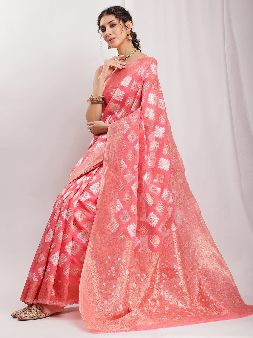 Janasya Navy Blue Silk Blend Geometric Jacquard Saree - Distacart
