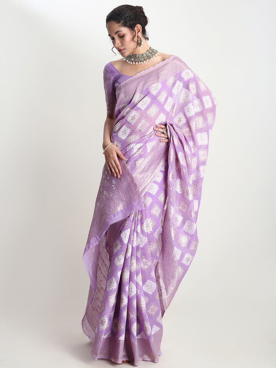 Janasya Lavender Silk Blend Geometric Jacquard Saree - Distacart
