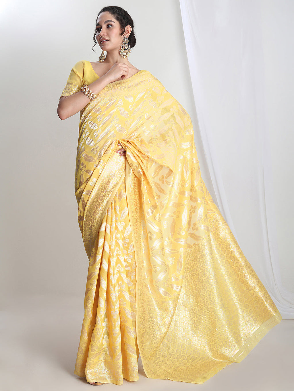 Janasya Yellow Silk Blend Floral Jacquard Saree - Distacart