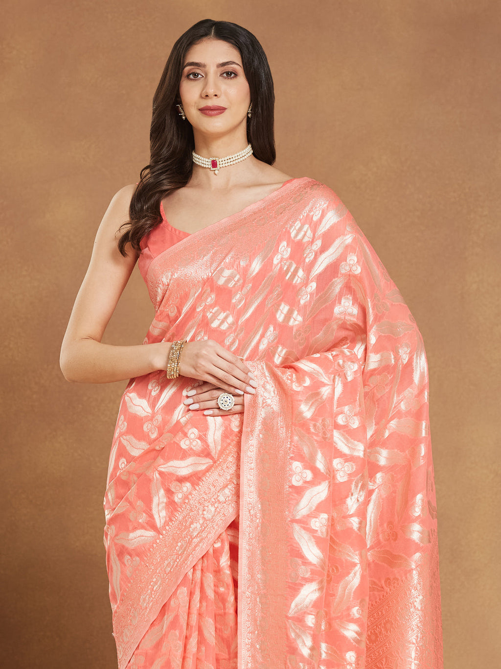 Janasya Peach Silk Blend Floral Jacquard Saree - Distacart