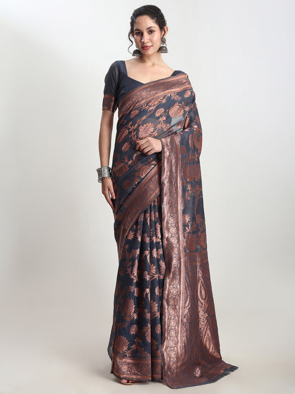 Janasya Dark Grey Silk Blend Floral Jacquard Saree - Distacart