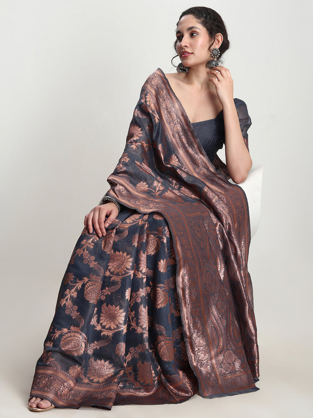 Janasya Dark Grey Silk Blend Floral Jacquard Saree - Distacart