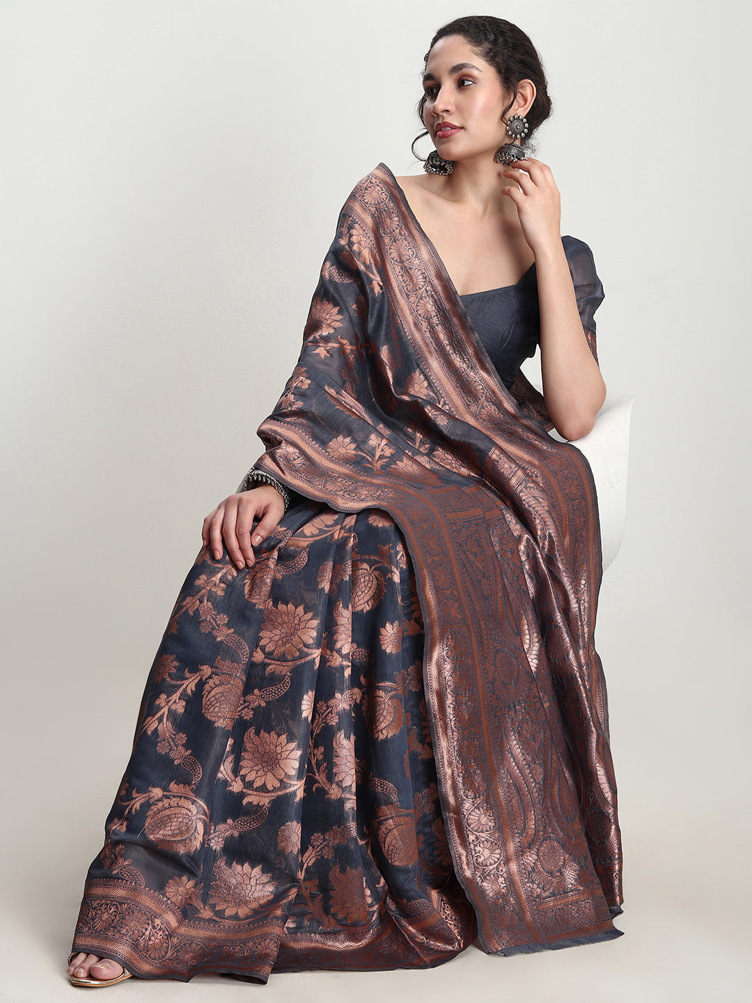Janasya Dark Grey Silk Blend Floral Jacquard Saree - Distacart