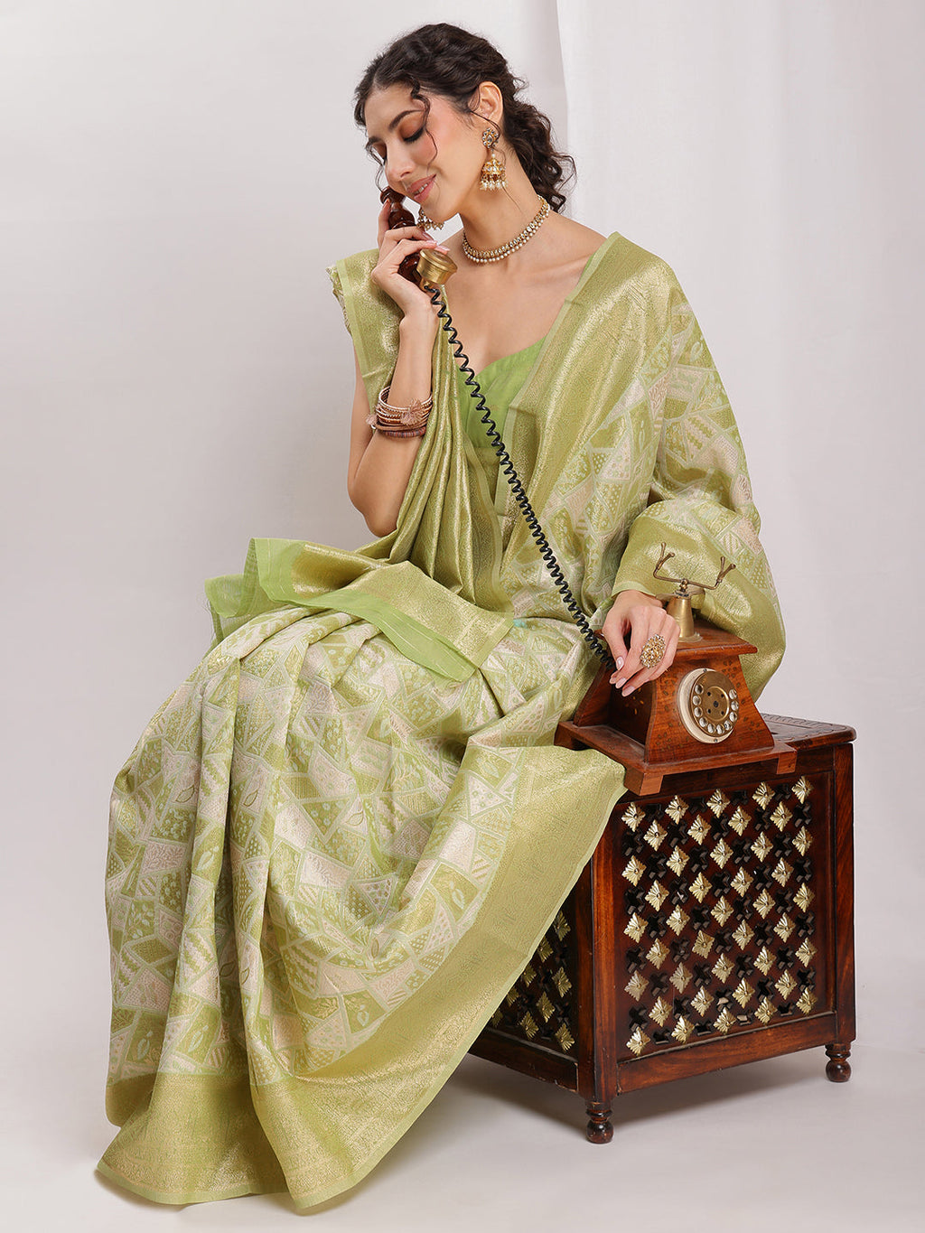 Janasya Green Silk Blend Geometric Jacquard Saree - Distacart