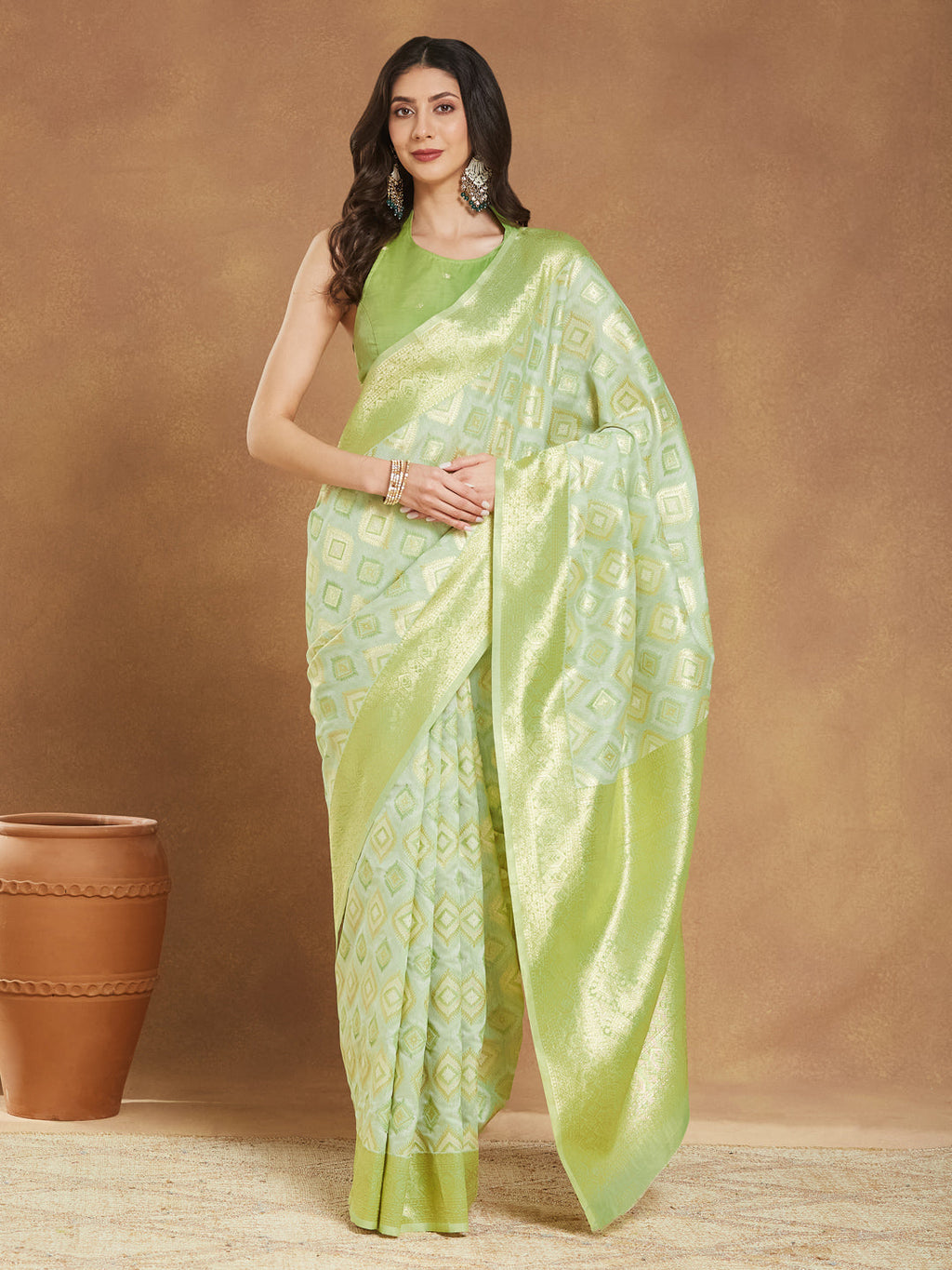 Janasya Light Green Silk Blend Geometric Jacquard Saree - Distacart