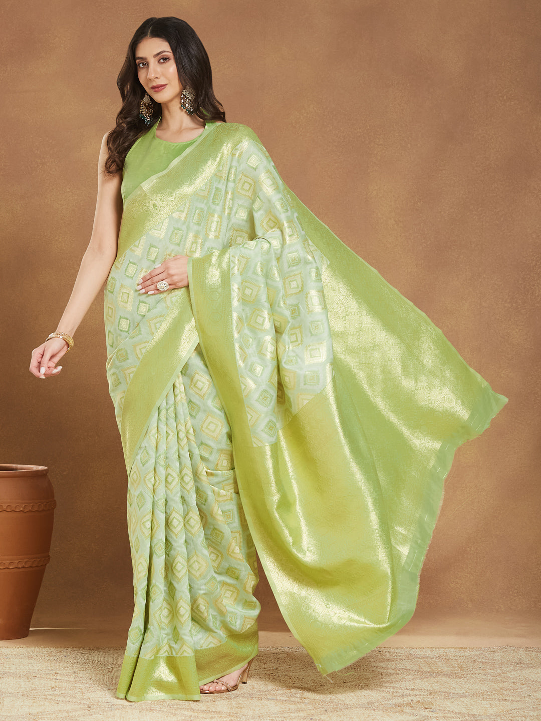 Janasya Light Green Silk Blend Geometric Jacquard Saree - Distacart