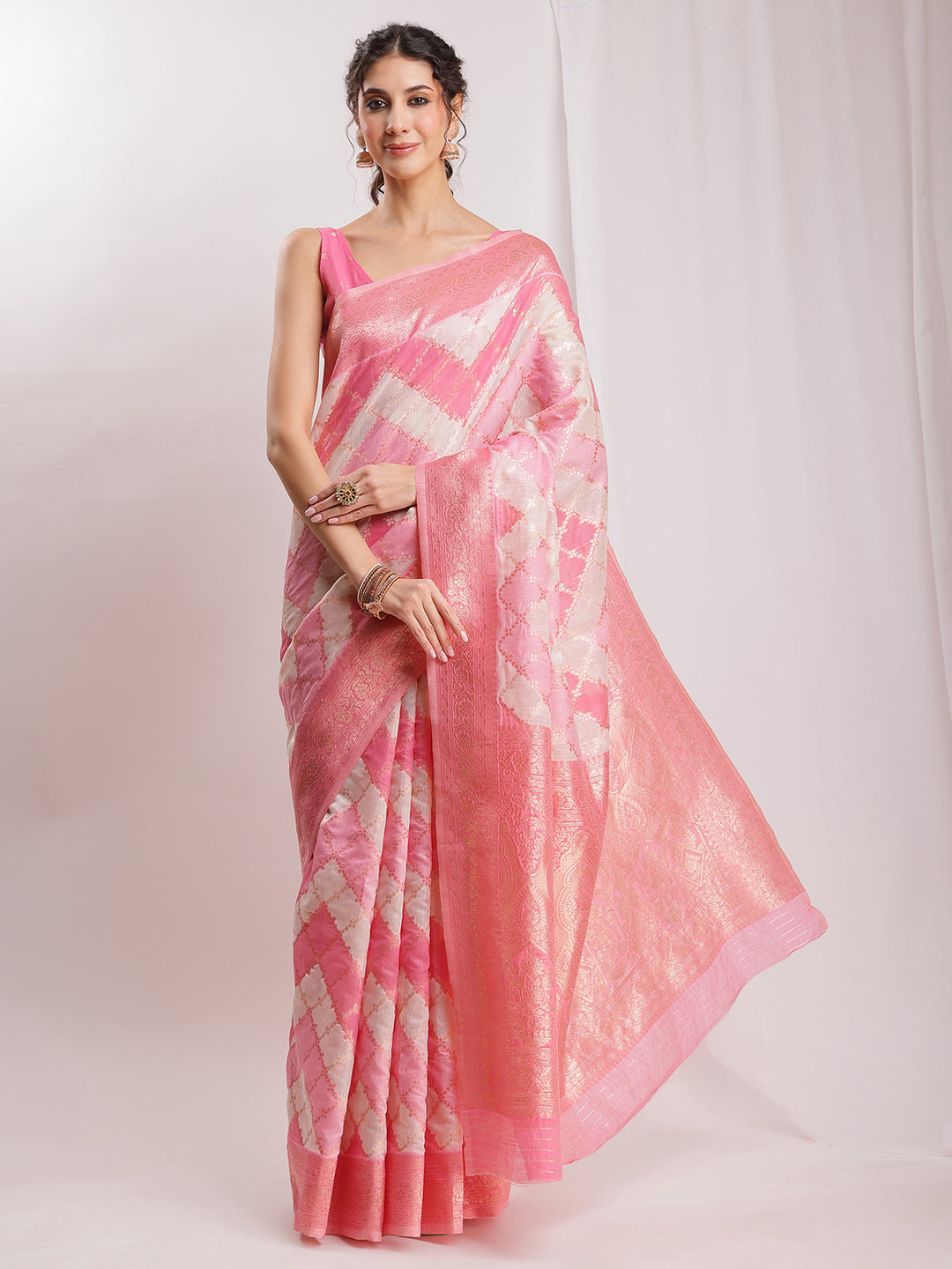 Janasya Peach Silk Blend Geometric Jacquard Saree - Distacart