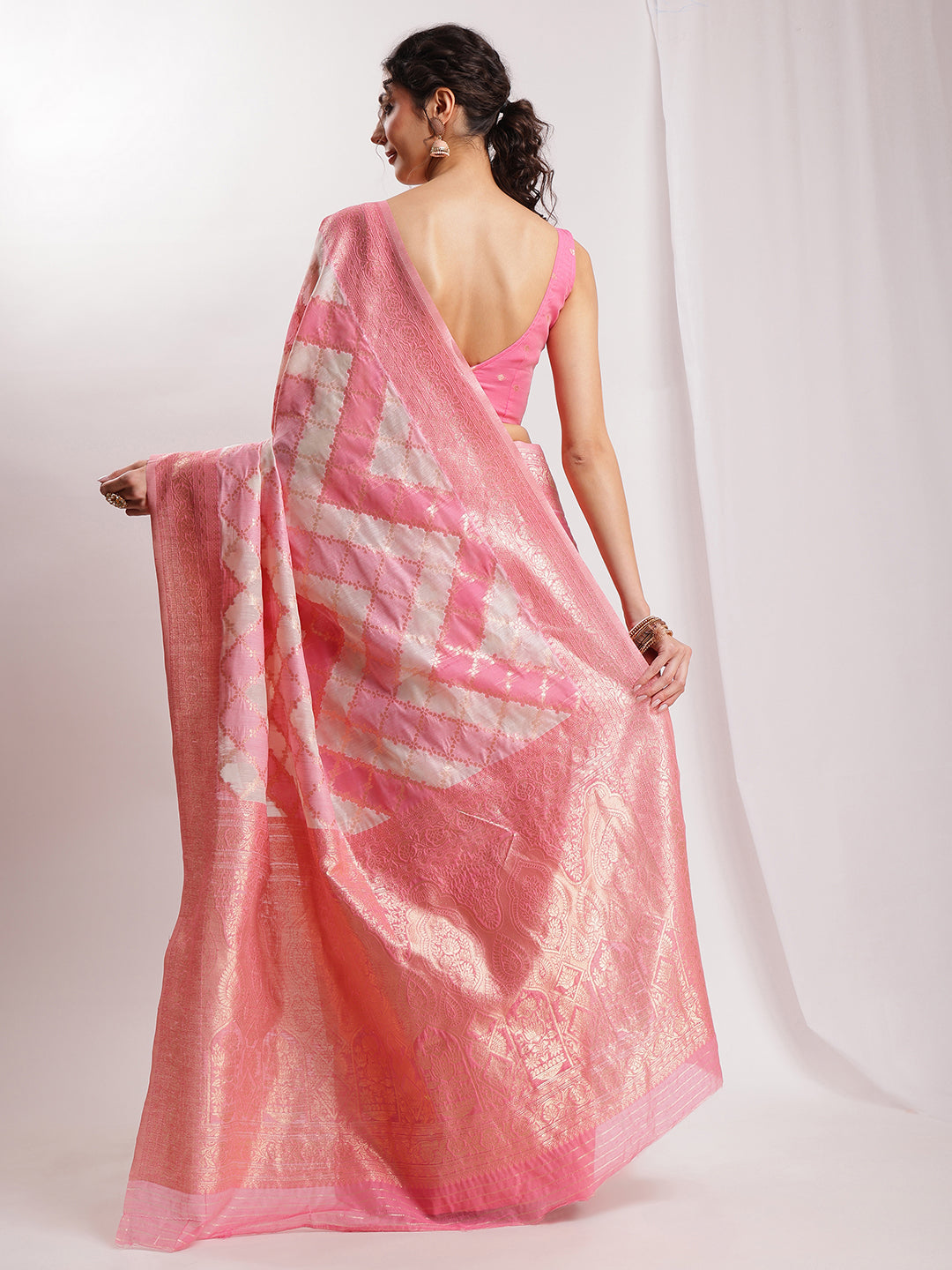 Janasya Peach Silk Blend Geometric Jacquard Saree - Distacart