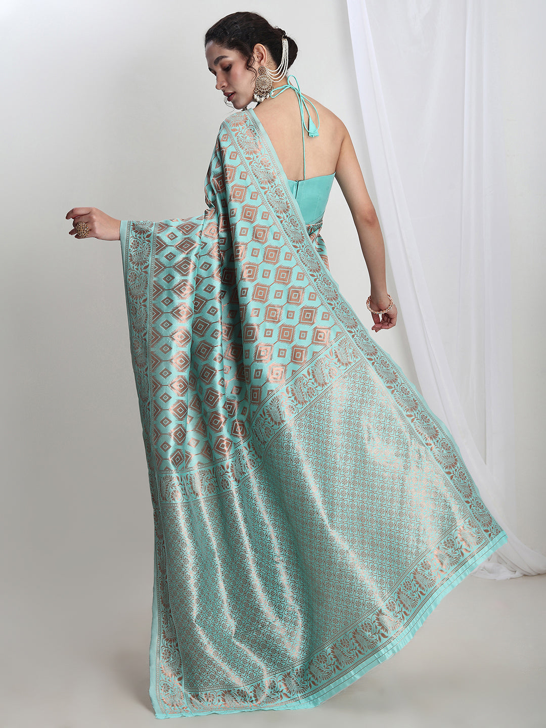Janasya Light Blue Silk Blend Geometric Jacquard Saree - Distacart